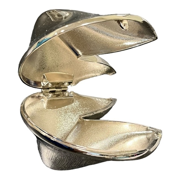 Chrome hinged fortune cookie trinket box. - Picture 4 of 8